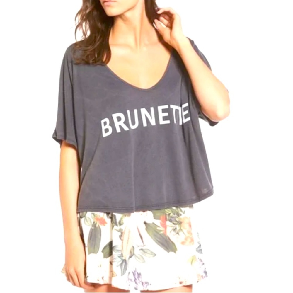 Show me your Mumu brunette charcoal tee vneck slight crop loose tee size small